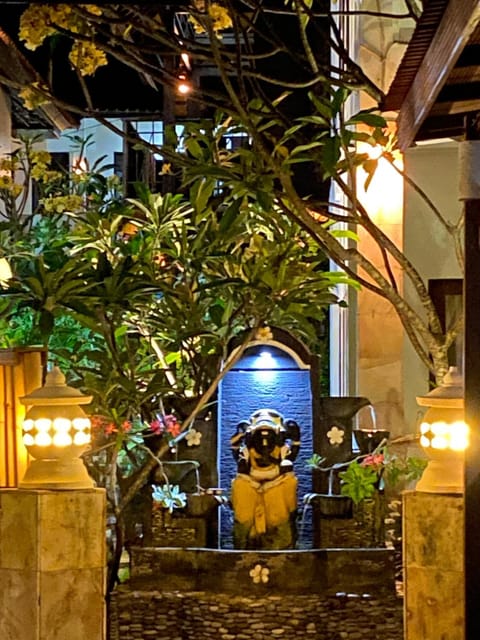 Linda Beach Hotel Campground/ 
RV Resort in Nusapenida