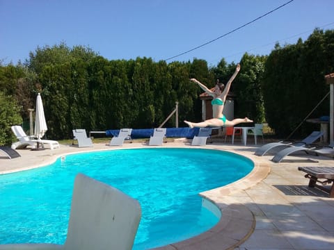 Swimming pool, Swimming pool