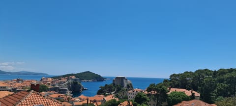 Neighbourhood, Sea view