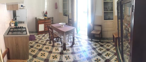 Balcony/Terrace, Communal kitchen, Lunch, Dinner