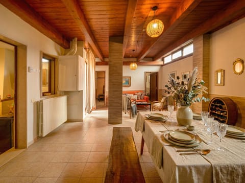 Photo of the whole room, Dining area, Lunch, Lunch