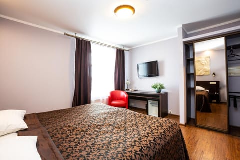 Photo of the whole room, Bedroom, bunk bed