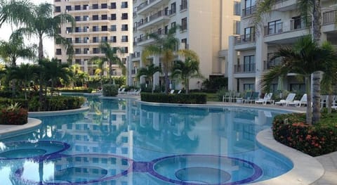 Property building, Patio, Facade/entrance, Day, Neighbourhood, On site, Area and facilities, Swimming pool, Swimming pool