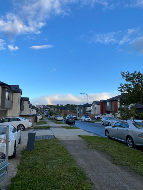 Property building, Neighbourhood