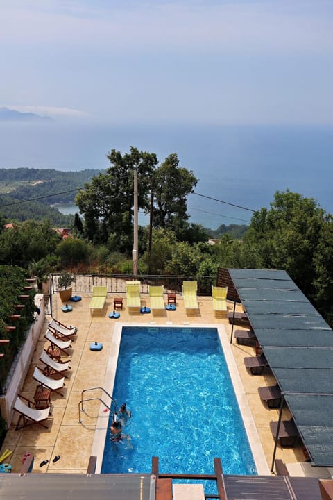 Area and facilities, Swimming pool