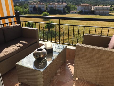 Balcony/Terrace, Garden view, Mountain view