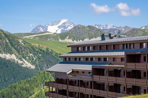 Property building, Nearby landmark, Spring, Day, Natural landscape, Mountain view