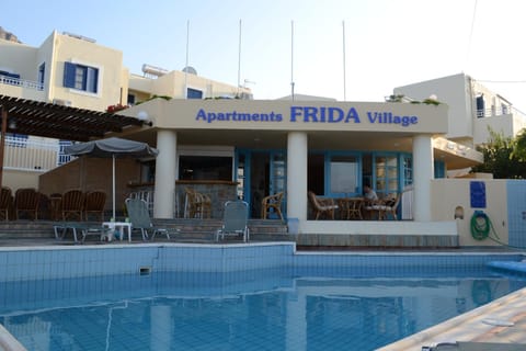 Property building, Facade/entrance, Swimming pool