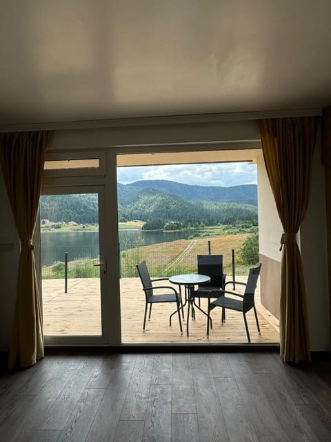 Natural landscape, Bathroom, View (from property/room), Balcony/Terrace, Balcony/Terrace, Seating area, Lake view, Lake view, Mountain view, Entertainment, minibar, wedding