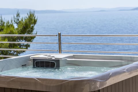 Massage, Spa and wellness centre/facilities, Sea view