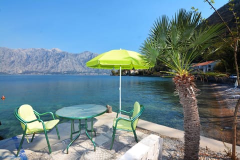 Holiday Home Cattaro Bed and Breakfast in Kotor Municipality