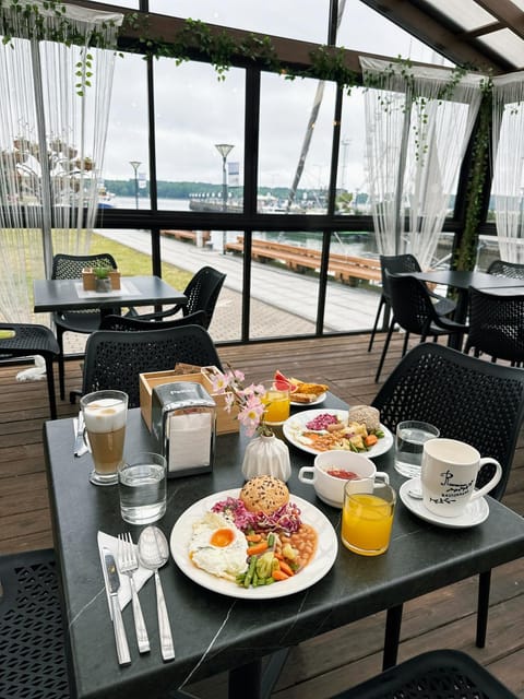 Breakfast, Buffet breakfast