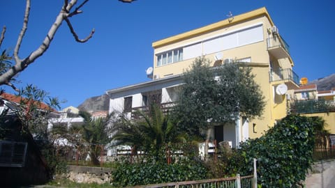 Property building, Day