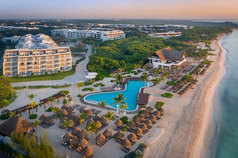 Property building, Day, Natural landscape, Bird's eye view, Floor plan, Beach, Beach, Canoeing, On site, Food, Garden view, Landmark view, Mountain view, Pool view, Sea view, Swimming pool, Alcoholic drinks, Non alcoholic drinks