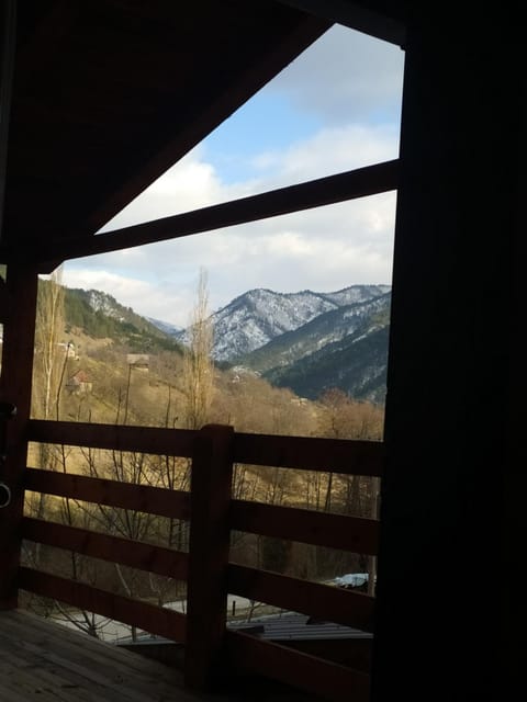 Balcony/Terrace, Mountain view
