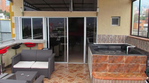 Patio, Hot Tub