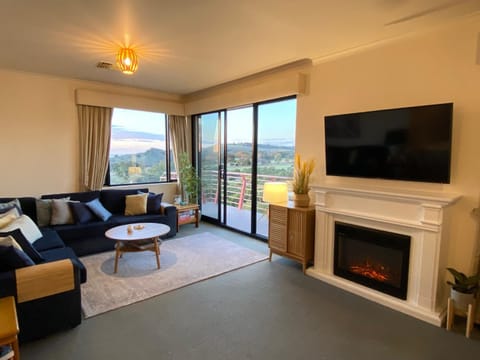 View (from property/room), Living room, Seating area, fireplace