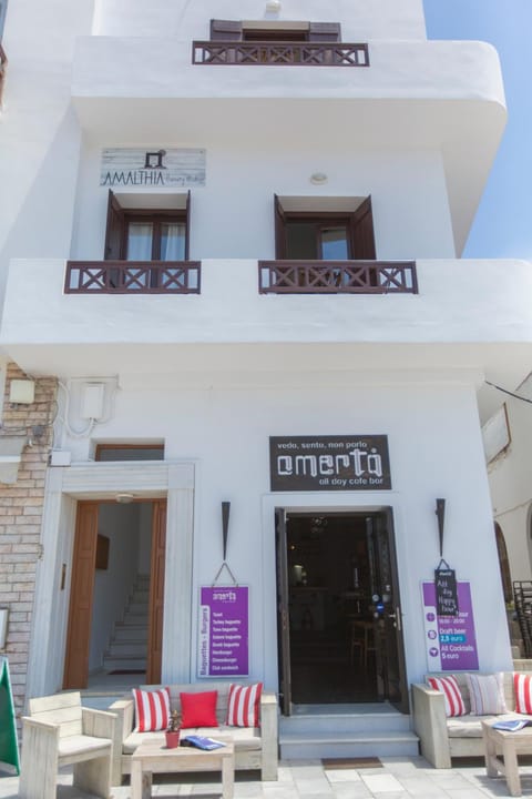 Amalthia Luxury Studios Apartment in Naxos