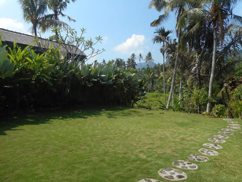 Cegeng Lestari Guesthouse Bed and Breakfast in Sidemen