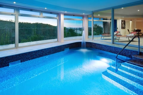 Hot Tub, Swimming pool
