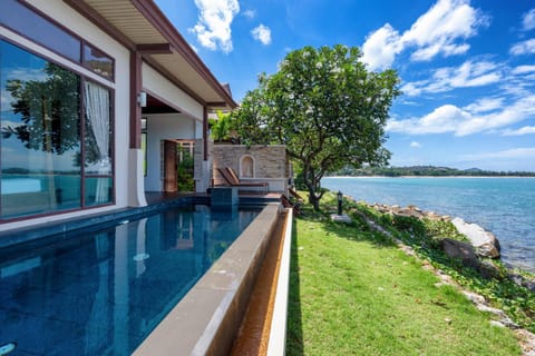 Property building, Natural landscape, Pool view, Sea view, Swimming pool