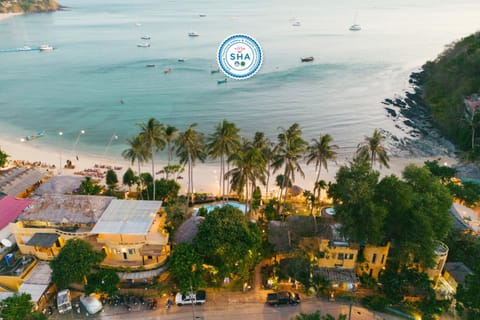 Property building, Natural landscape, Bird's eye view, Beach, Sea view