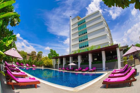 Swimming pool, Swimming pool