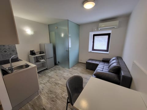 Kitchen or kitchenette, Living room, Seating area