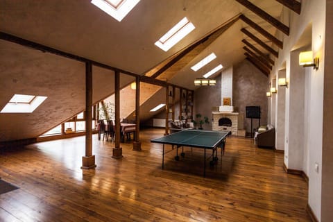 Table tennis, TV and multimedia, Seating area, Area and facilities
