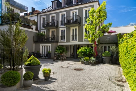 Property building, Facade/entrance