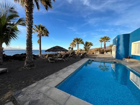Sea view, Swimming pool, Swimming pool, sunbed
