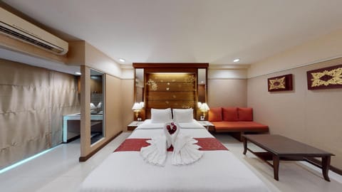 Photo of the whole room, Bedroom