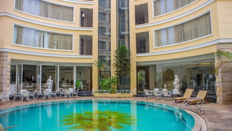 Swimming pool