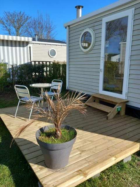 Camping de la Baie-Baie de Somme-Sites et Paysages Campground/
RV Resort in Hauts-de-France