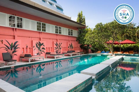Swimming pool