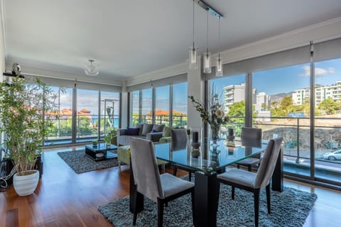 Seating area, Dining area