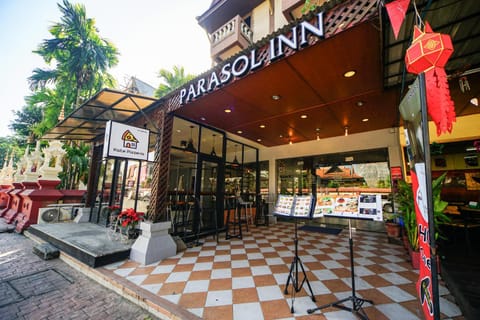 Facade/entrance