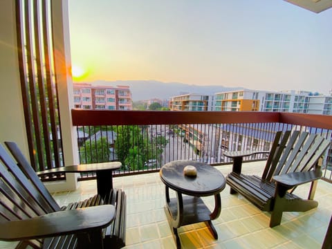 Balcony/Terrace, Mountain view, Sunset