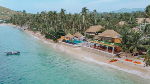 View (from property/room), Seating area, Beach, Sea view, Swimming pool, Swimming pool, sunbed
