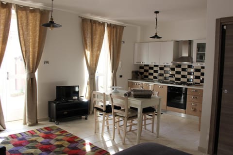 TV and multimedia, Kitchen or kitchenette, Dining area