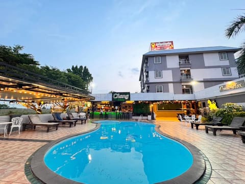 Swimming pool
