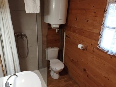 Shower, Toilet, Bathroom