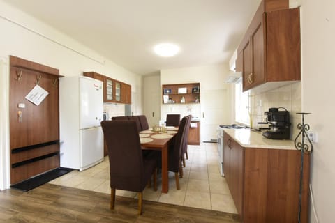 Coffee/tea facilities, Meals, oven, toaster, kitchen