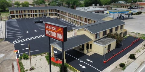 Property building, Bird's eye view, Location, Parking