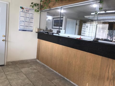 Lone Star Inn Motel in Farmers Branch