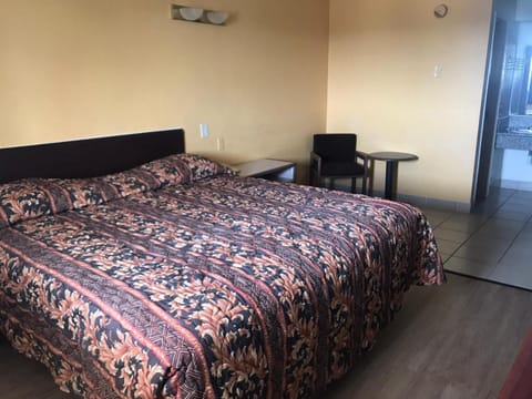 Lone Star Inn Motel in Farmers Branch