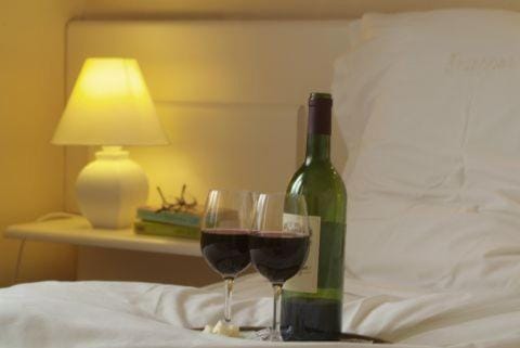 Bed, Food and drinks