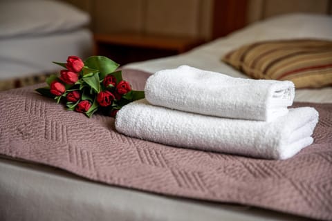 Bed, Photo of the whole room, Bedroom, towels