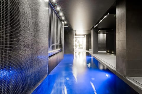 Swimming pool, Swimming pool