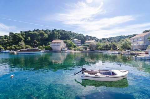 Neighbourhood, Natural landscape